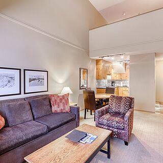 Glacier Lodge &mdash; Sample Living Area