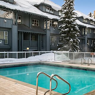 Glacier Lodge &mdash; Pool