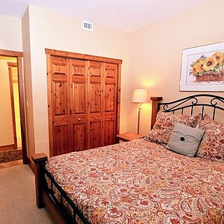 Heron Point at Invermere on the Lake — Sample Bedroom