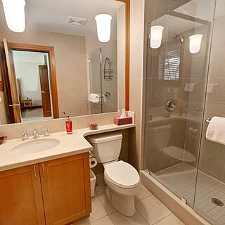 Montebello II — Sample Bathroom