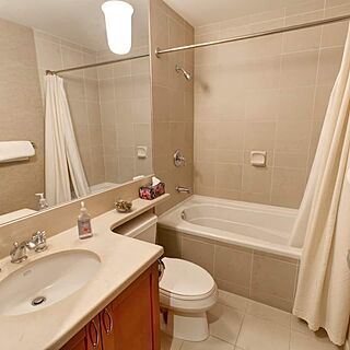Montebello II — Sample Bathroom