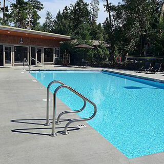 Sunrise Ridge Waterfront Resort — Pool