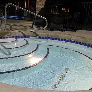 Sunrise Ridge Waterfront Resort — Hot Tub