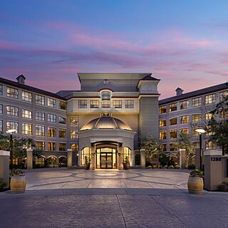 The Royal Kelowna — Exterior