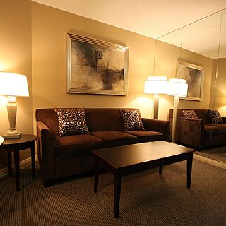 Vacation Internationale Rosedale on Robson — Sample Living Area