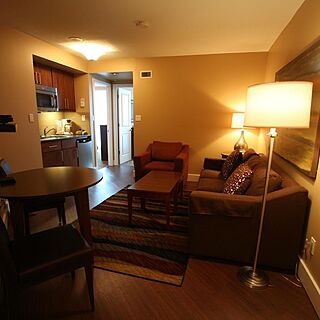 Vacation Internationale Rosedale on Robson — Sample Living Area