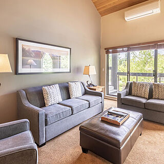 Whiski Jack at the Ironwood — Sample Living Area