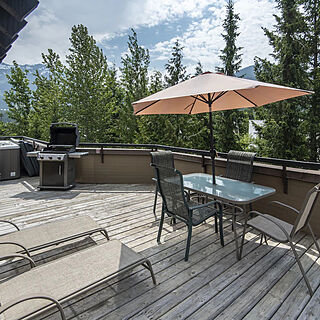 Whiski Jack at the Ironwood — Sample Balcony