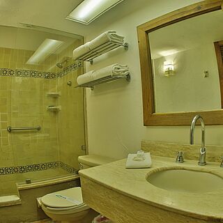 Villas El Rancho Exclusive Vacation Club &mdash; Sample Bathroom