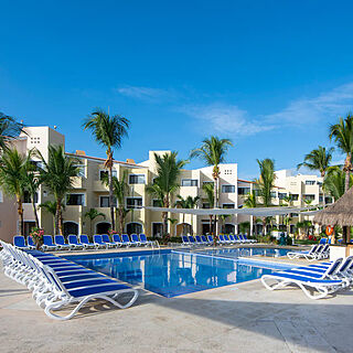 Viva Wyndham Maya — Pool
