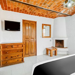 Capital O Villas de Ajijic — Sample Bedroom