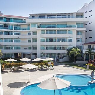 Suites Costa Dorada — Pool
