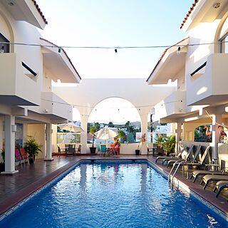 Suites Las Palmas — Pool
