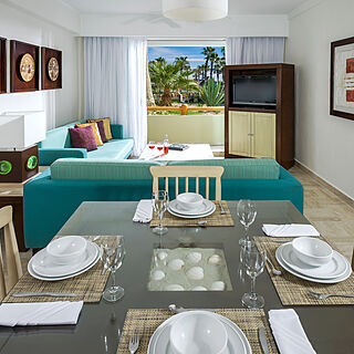 Mayan Palace at Vidanta Puerto Peñasco — Living area in one- and two-bedroom suites