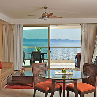 Sunset Plaza Beach Resort & Spa — Sample Living Area