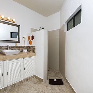 Royal Host Club at Portofino — Sample Bathroom