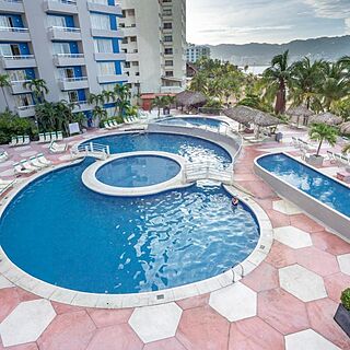 Plaza Hotel Club at Acapulco Playa Suites — Pool