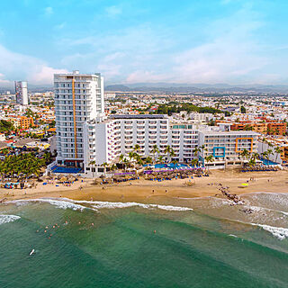 Pacific Palace Beach Tower Hotel — Exterior