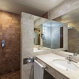 Paraiso del Mar — Sample Bathroom