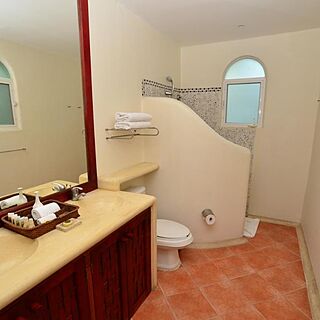 Pacifica Golf — Sample Bathroom