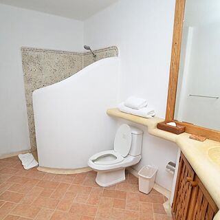 Pacifica Golf — Sample Bathroom