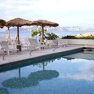 Las Torres Gemelas — Pool