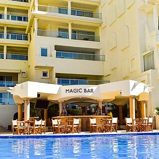 Hotel NYX Cancun — Pool Bar
