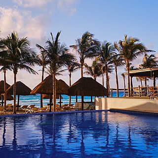 Hotel NYX Cancun — Pool