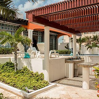 Isla Dorado — Patio