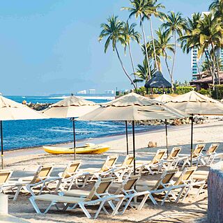 Hotel Las Palmas Beach Resort — Beach