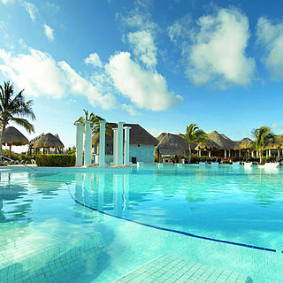 Grand Palladium Colonial Resort & Spa &mdash; Pool