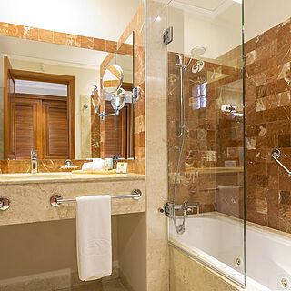 Grand Palladium Colonial Resort & Spa &mdash; Sample Bathroom