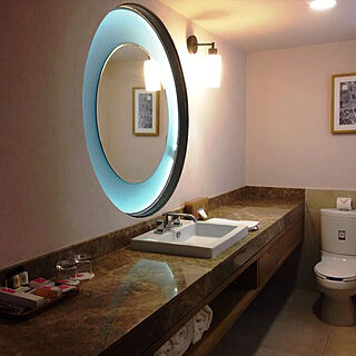 Hacienda Jurica — Sample Bathroom