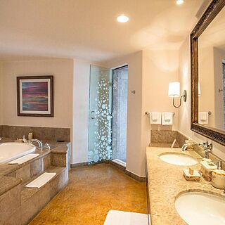 Esperanza - An Auberge Resort — Sample Bathroom
