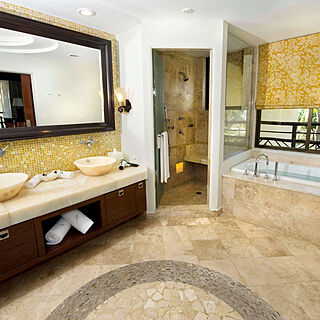 Fairmont Heritage Place - Acapulco Diamante &mdash; Sample Bathroom