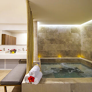 Fiesta Americana Cozumel All Inclusive — Sample Bathroom