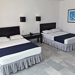 El Presidente — Sample Bedroom