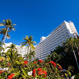 Emporio Acapulco — Exterior