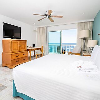 Emporio Acapulco — Sample Bedroom