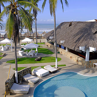 Mar Paraiso Queen — Pool