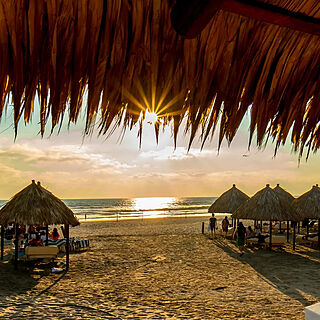 Mar Paraiso Queen — Beach