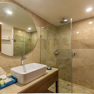 Club Buena Vista — Sample Bathroom