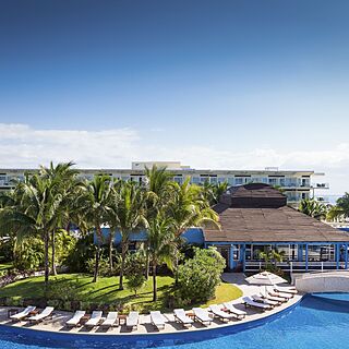Azul Hotel & Beach Resort &mdash; Exterior