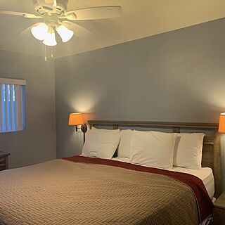 Blue Whale — Sample Bedroom