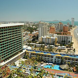 El Moro Tower el Cid at Mazatlan — Exterior