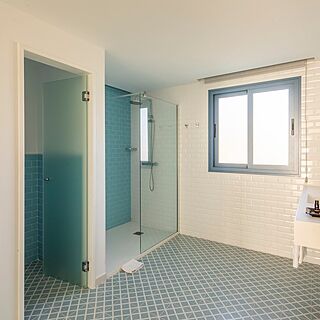 Oasis Lanz Beach Mate — Sample Bathroom
