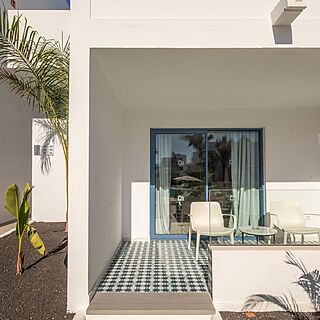 Oasis Lanz Beach Mate — Sample Balcony