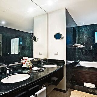 Occidental Grand Xcaret &mdash; Sample Bathroom