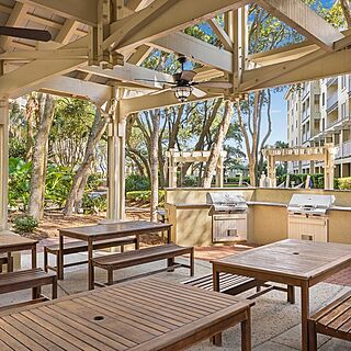 Marriott's Barony Beach Club — Picnic and Grilling Area