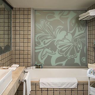 Ocean Coral & Ocean Turquesa &mdash; Sample Bathroom